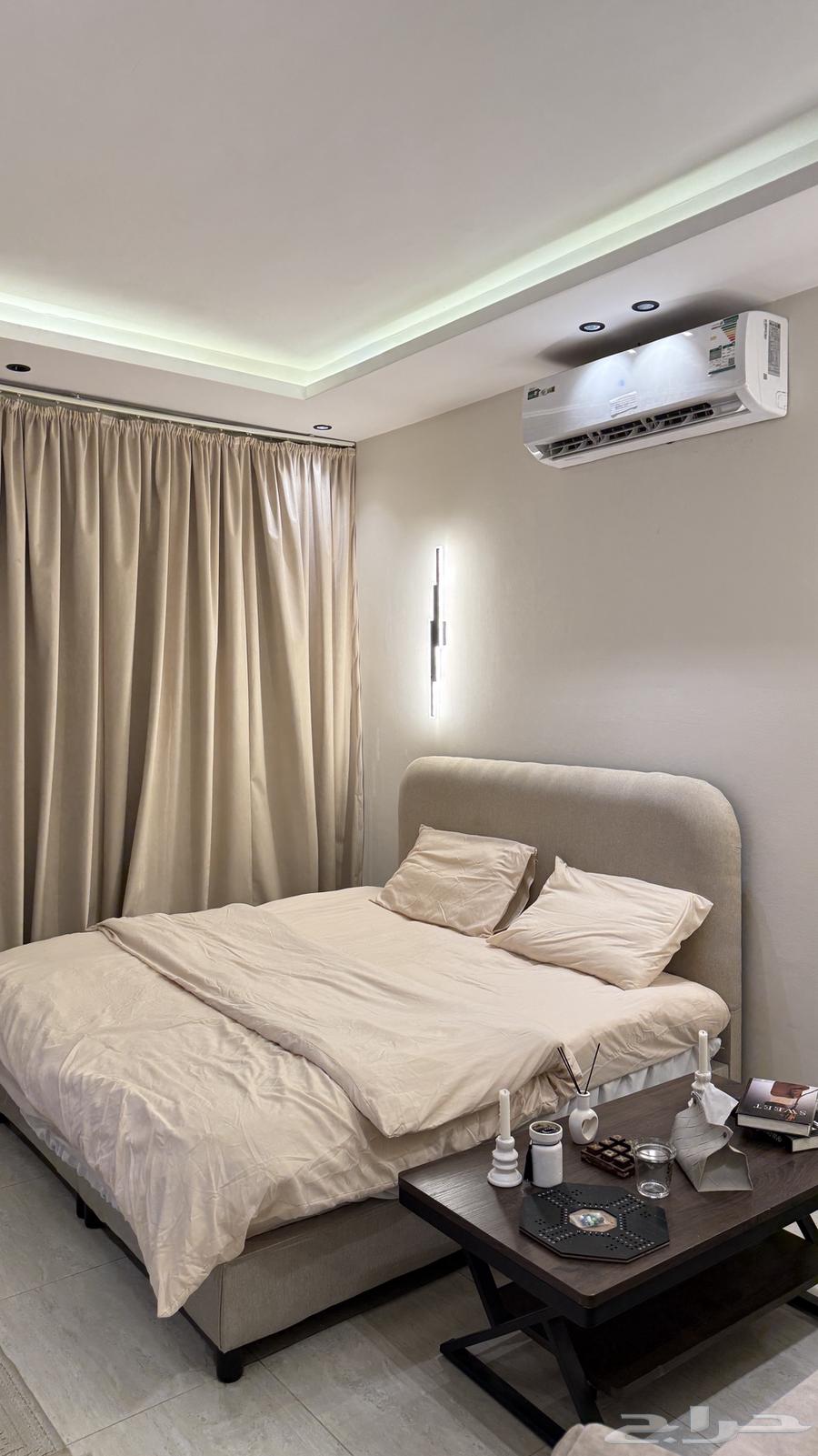 Elegant studio with a side seat, daily rental63381117108099114