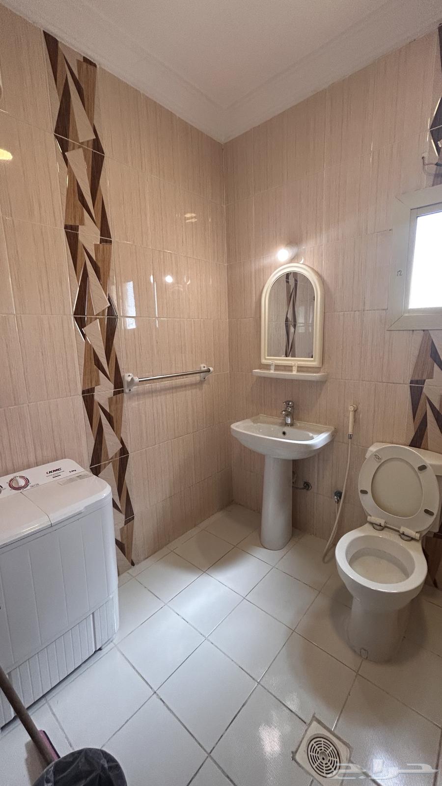 Newly furnished apartments for monthly and yearly rent, located next to all services.63381086202753114