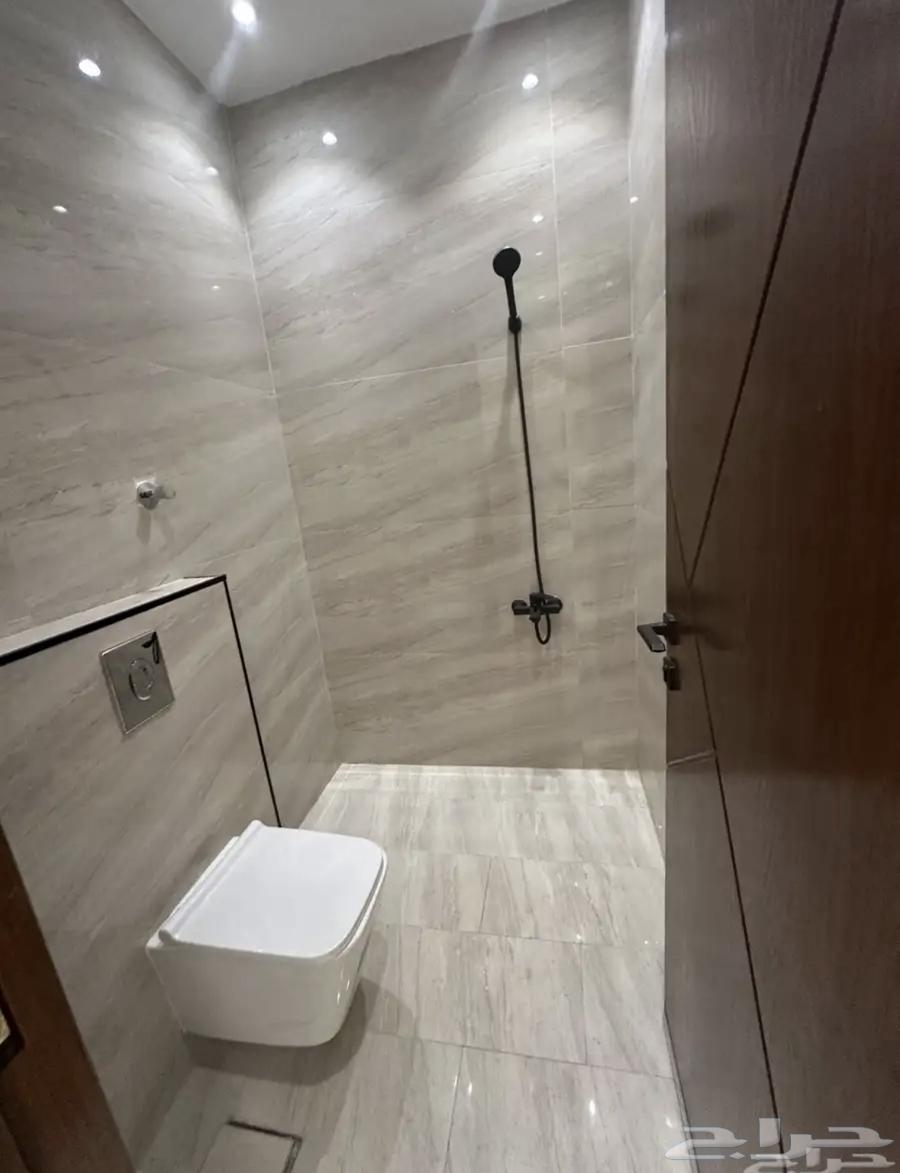 Modern four-bedroom apartments with a living room for rent in Al-Munsiyah district, 65,000.63381116459649112