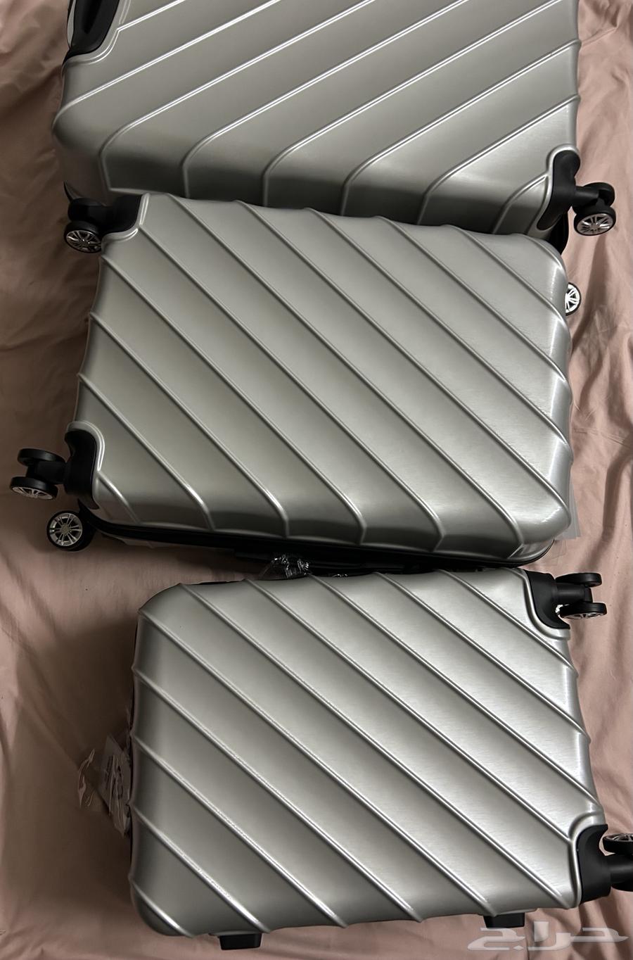A set of 3 new unused high-quality travel bags63388249337858111