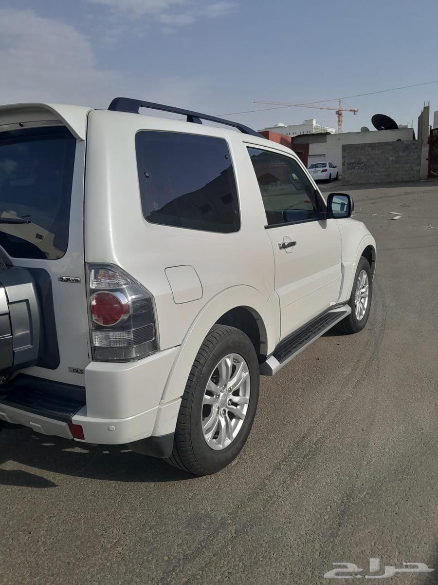 Pajero. One door, conditionally placed at 3800.63390253200513114