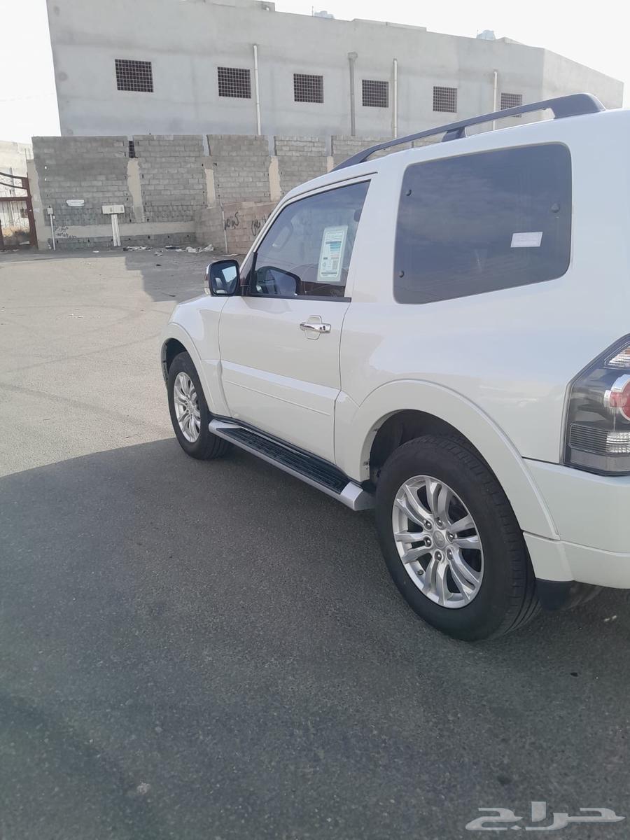 Pajero. One door, conditionally placed at 3800.63390253200513111