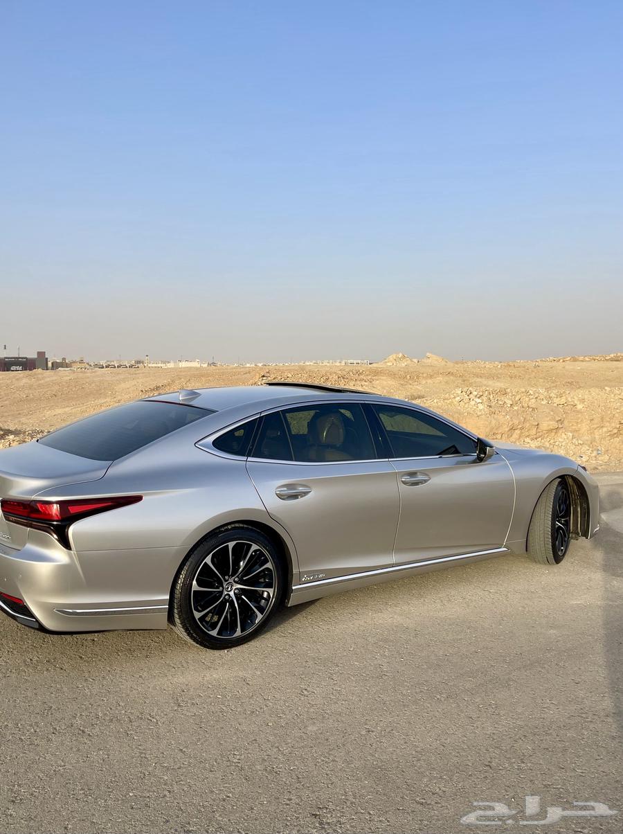 لكزس LS500h 202163390037903746112