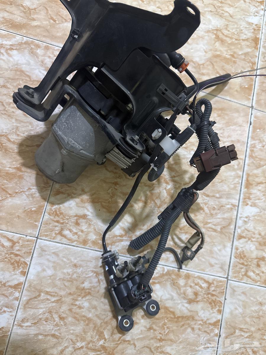 Developer of a hydraulic jack for Lexus LS460 201563380974358659113