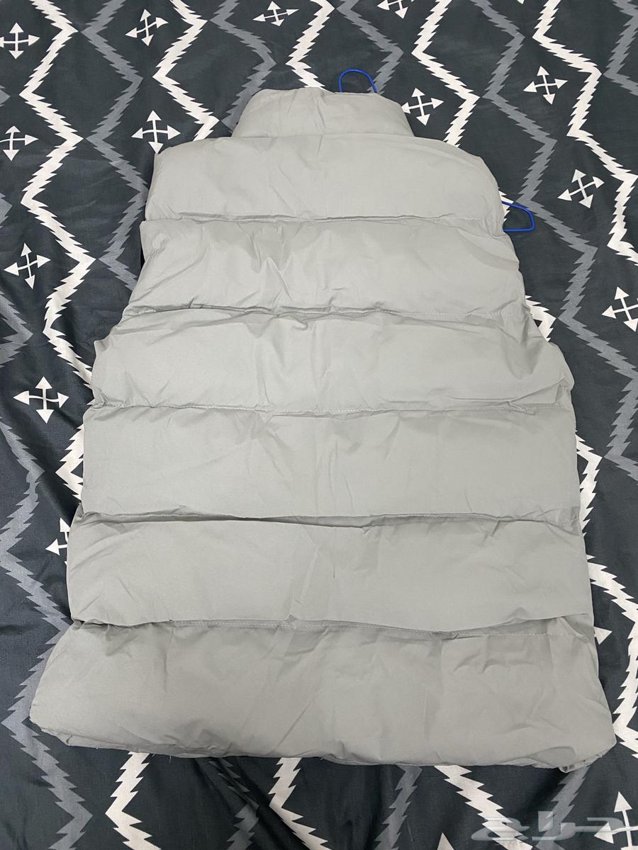 Two Nike vest jackets63440900696706113