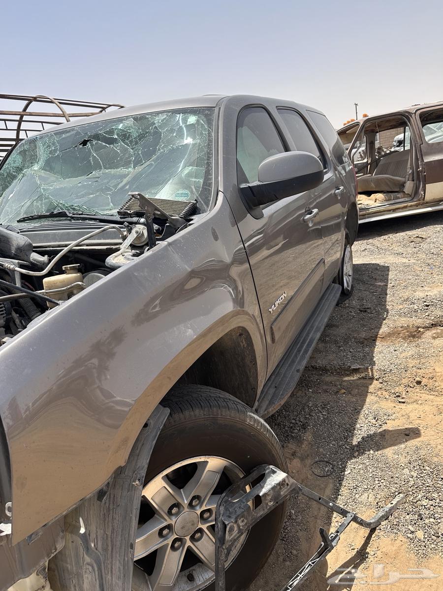جمس يوكن 2011 مكينه قير طيب للبيع قطع غيار تشليح فقط63391828867331111