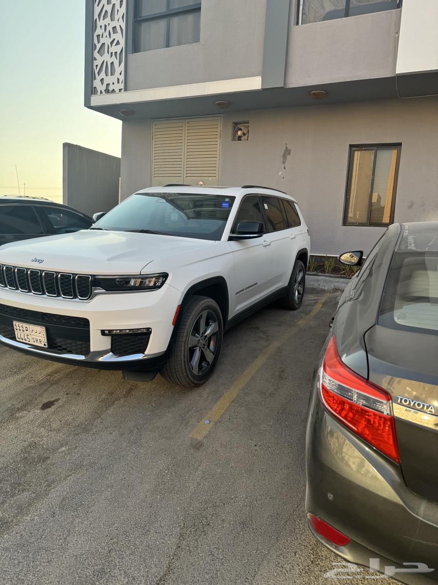 White Grand Cherokee 2021 7 passenger63381063394561114