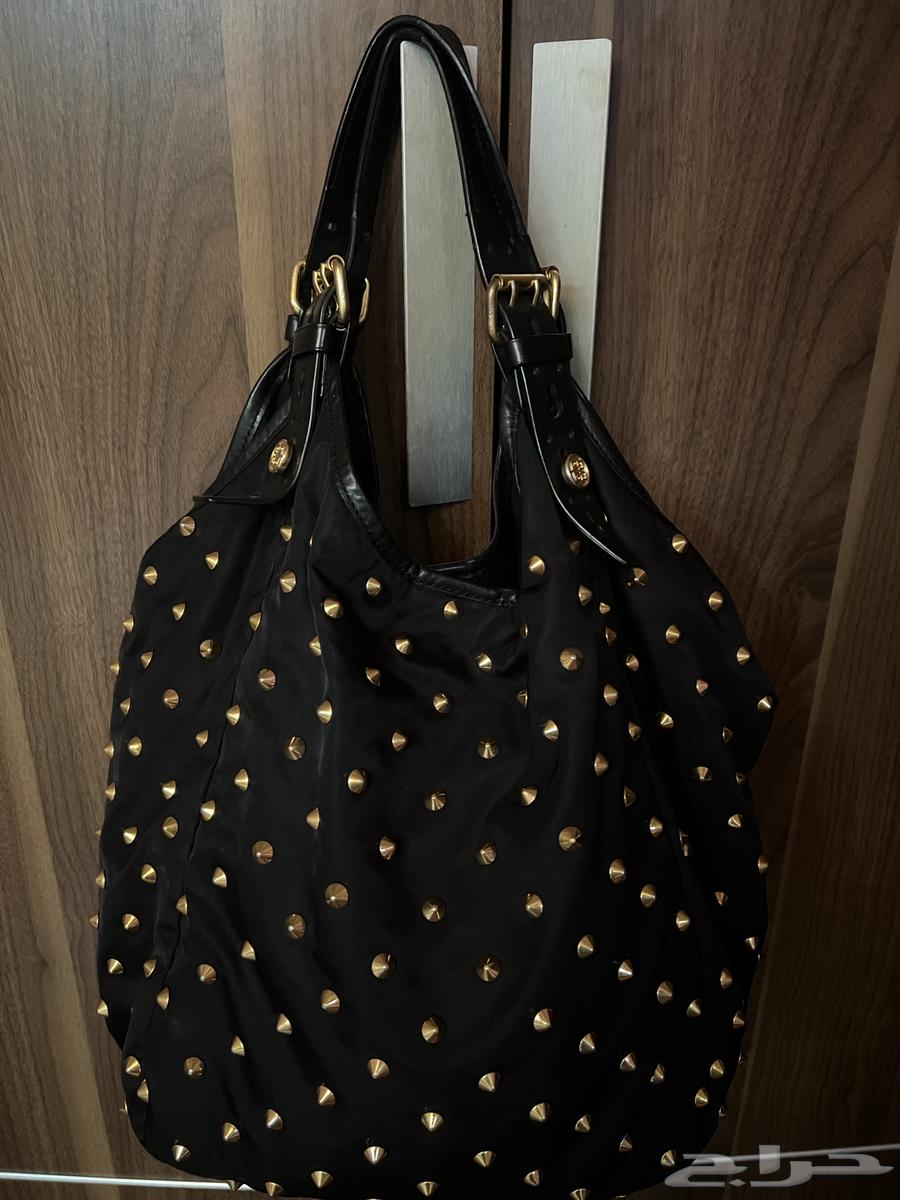A large sports bag63387405177731113