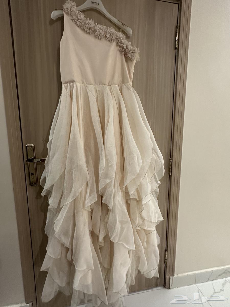 A clean dress63388274304897113