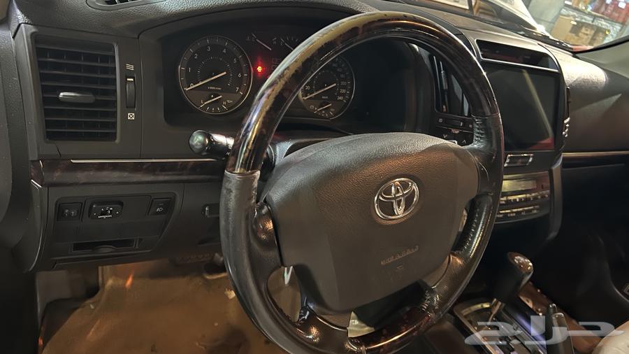 لاندكروزر GXR V8 200963391638005890111