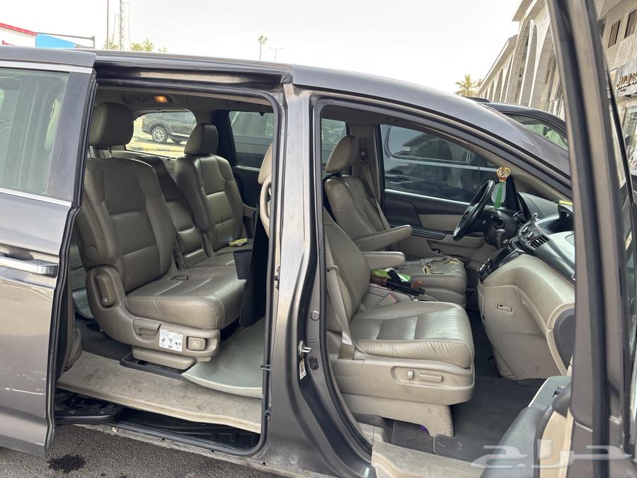 Full option Odyssey with electric sunroof, electric seats, and electric trunk63389360020994111