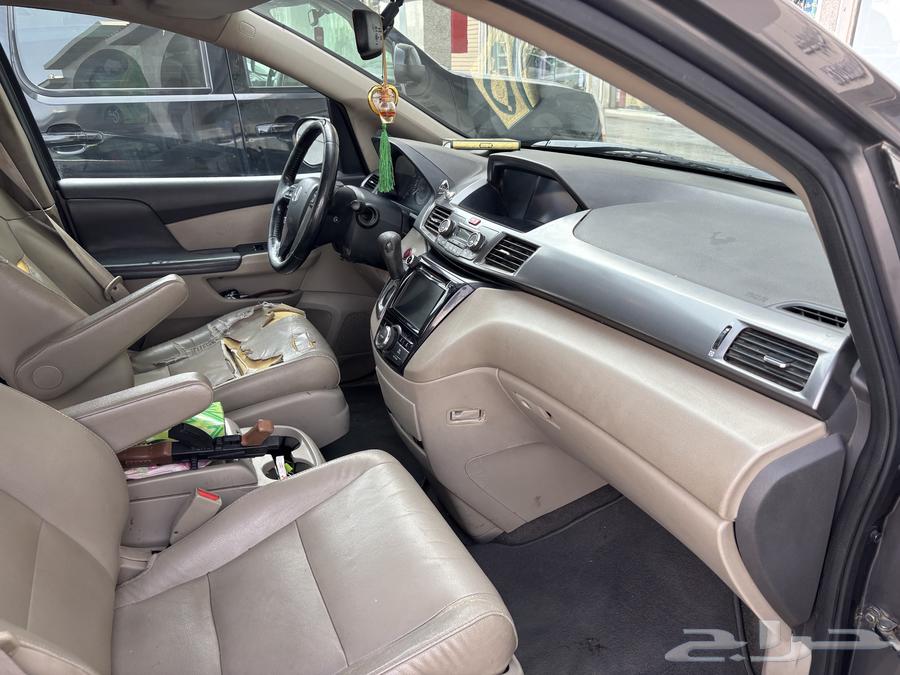 Full option Odyssey with electric sunroof, electric seats, and electric trunk63389360020994113