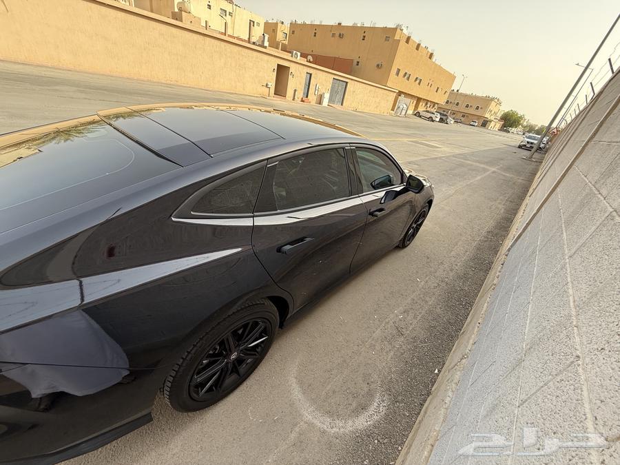 Youni in black 2025 for sale63394580918914114