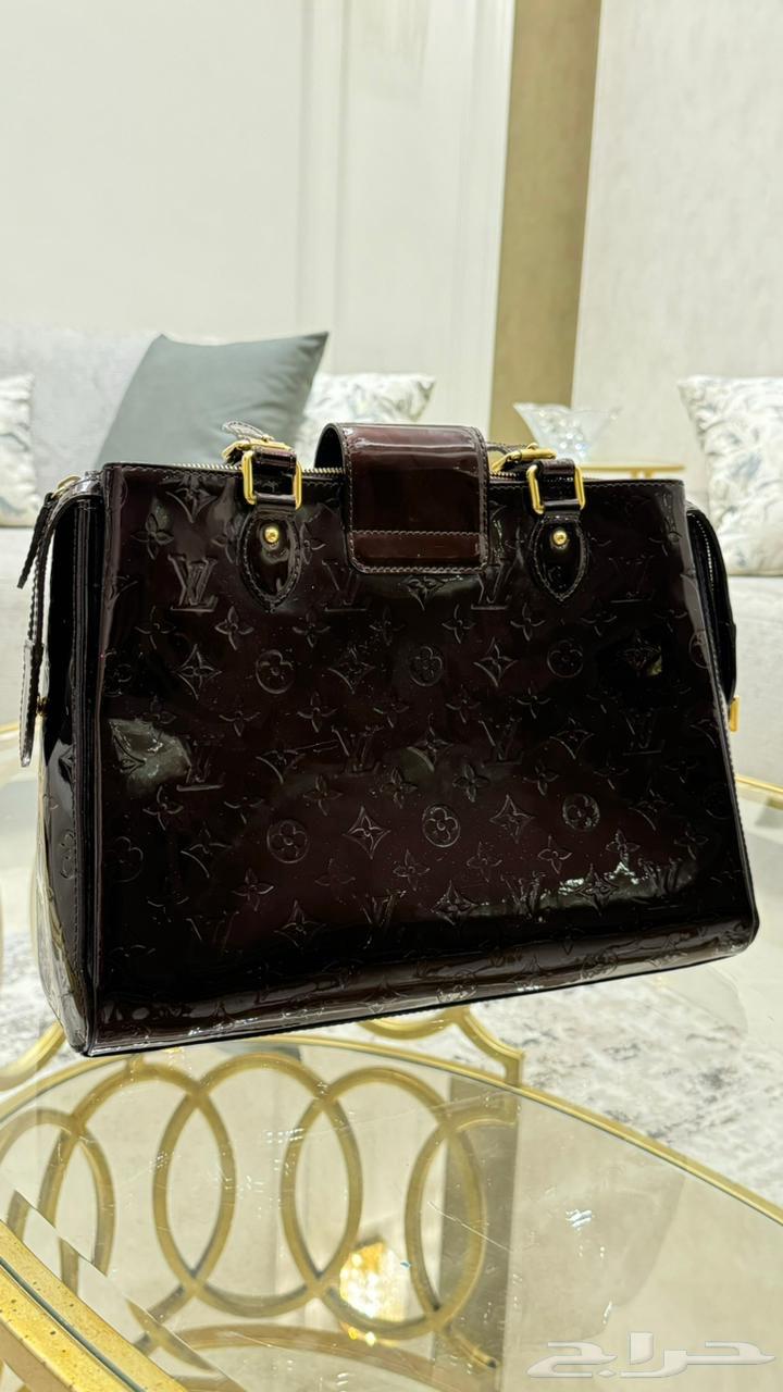 100% authentic LV brand leather handbag in maroon color63387170190466113
