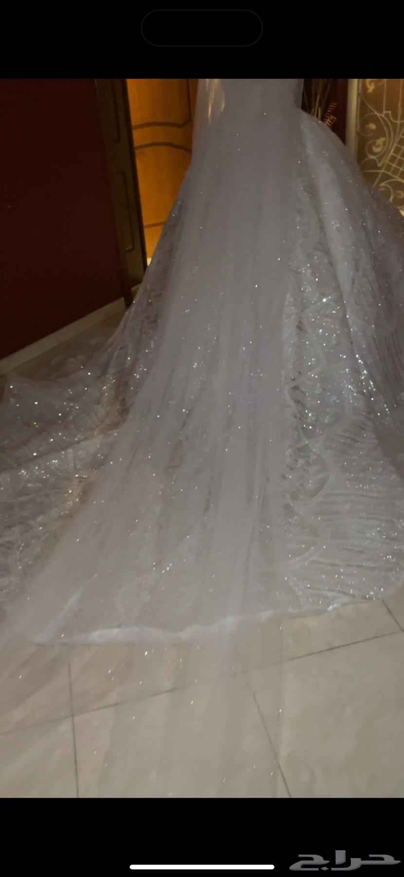 A wedding dress with full hand embroidery design as a single piece63385915722625111