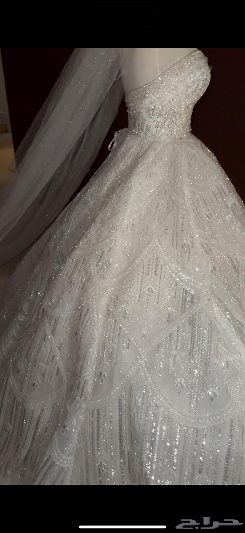 A wedding dress with full hand embroidery design as a single piece63385915722625113