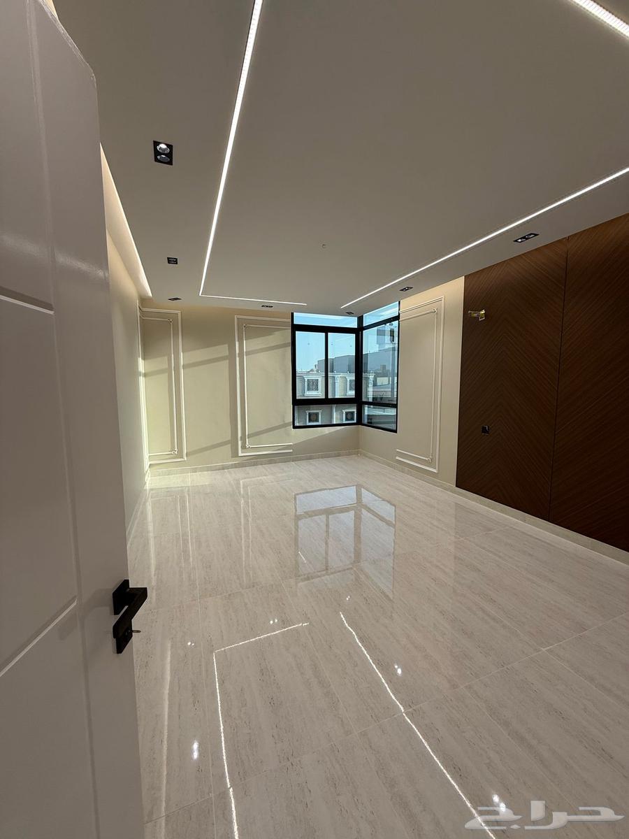 Villas containing two-story apartment units633812580061461125