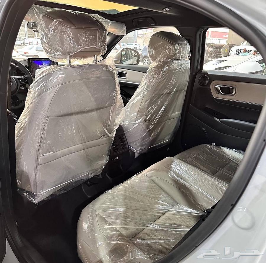 Car type: Hyundai HRV  
Category: EX  
Model: 202363384009450625112