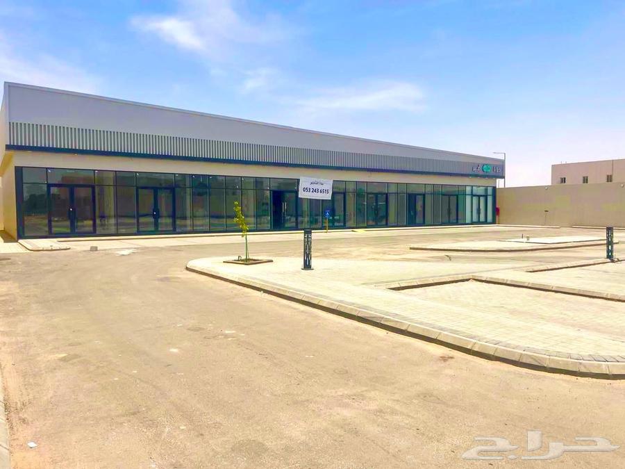 Shops for rent in a distinctive commercial complex, Al-Rimal neighborhood63381117767683111