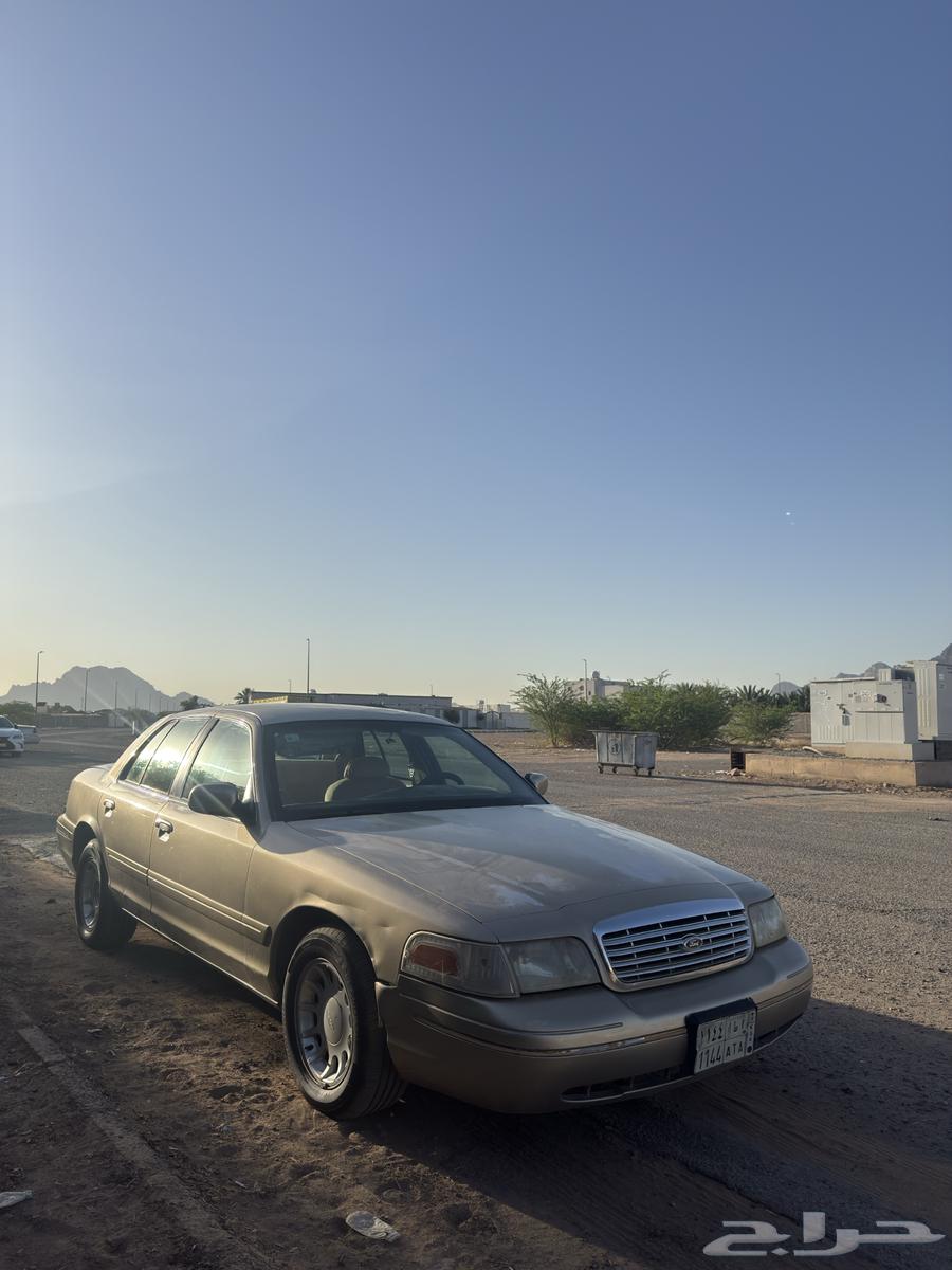 فورد كراون فكتوريا ( لوحة مميزة )63388914923907113