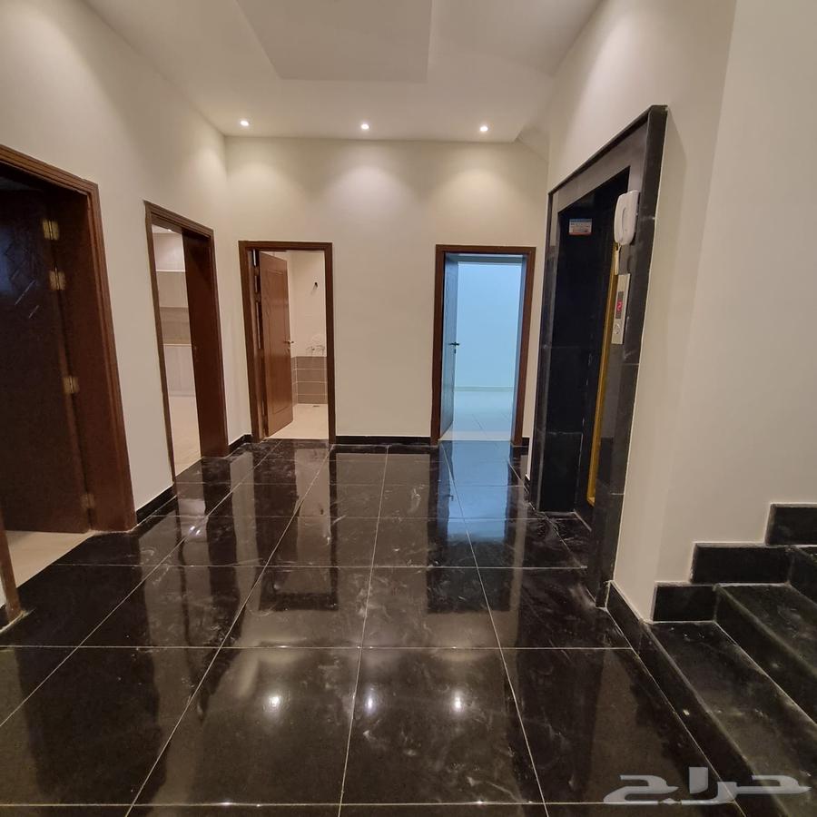 فيلا مودرن للإيجار السنوي مطبخ وتكييف راكب ومواقف مظللة63381257668353113