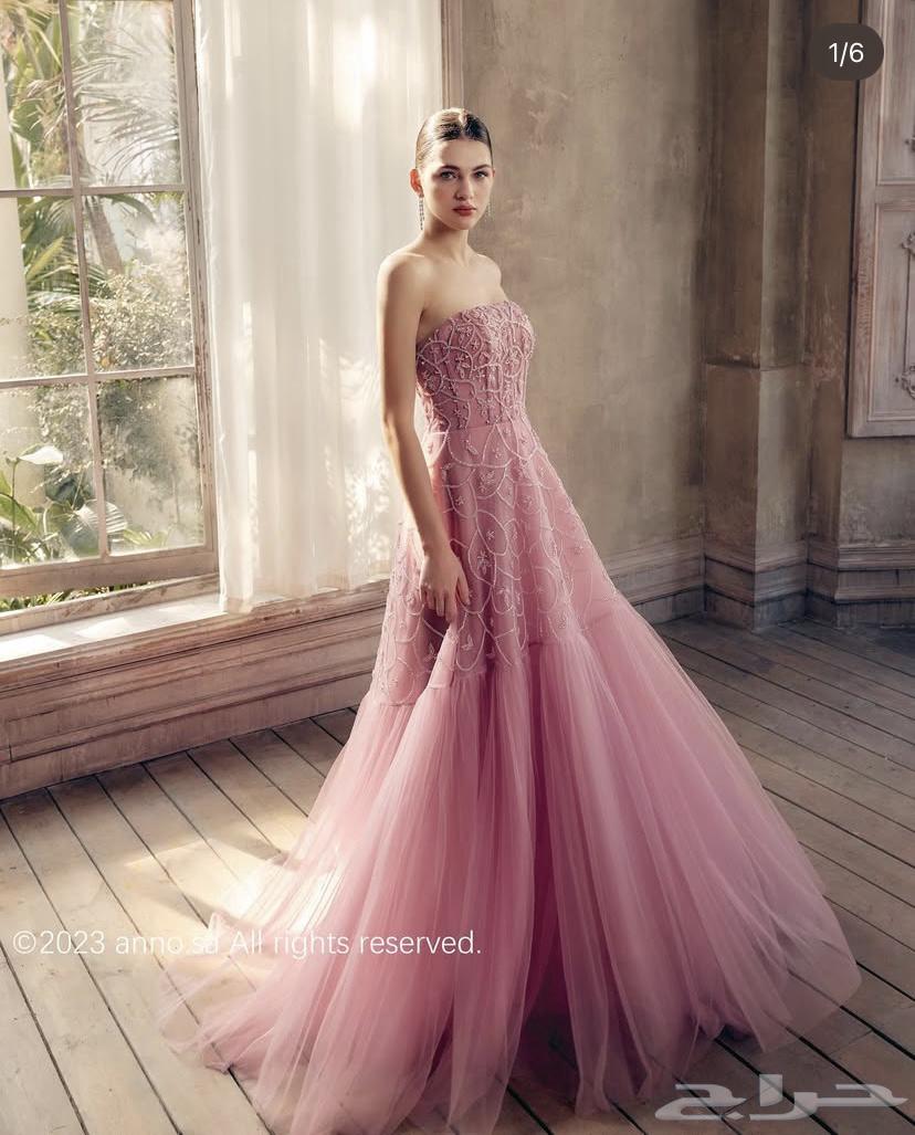 A luxurious dress for sale63383017089537111