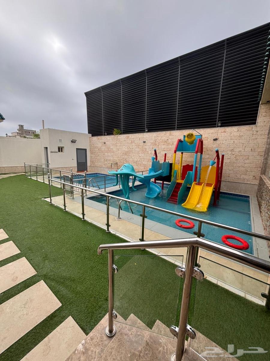 Rest areas and new chalets in northern Bahrain63381117716867114