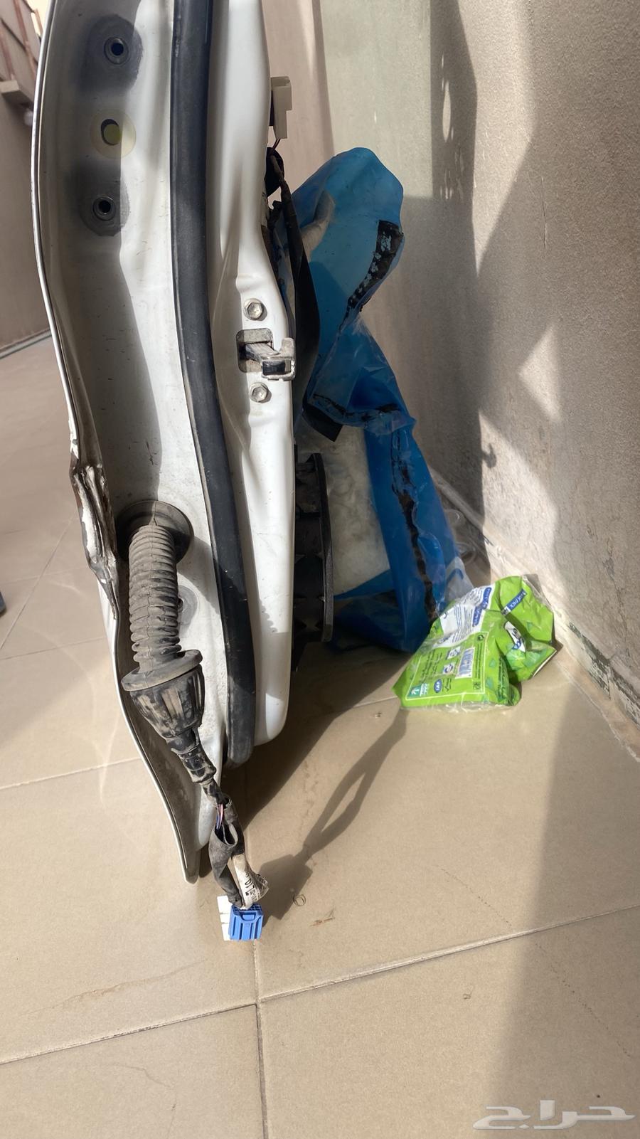 باب يارس يمين امامي.63617845798273112