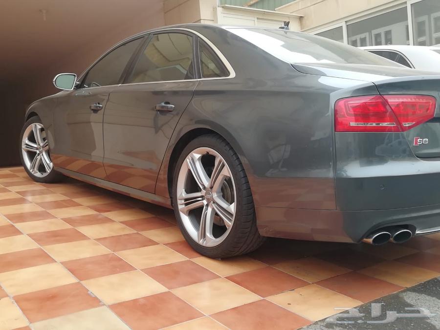 Audi S8 2013 regular maintenance new tires63617719491458114