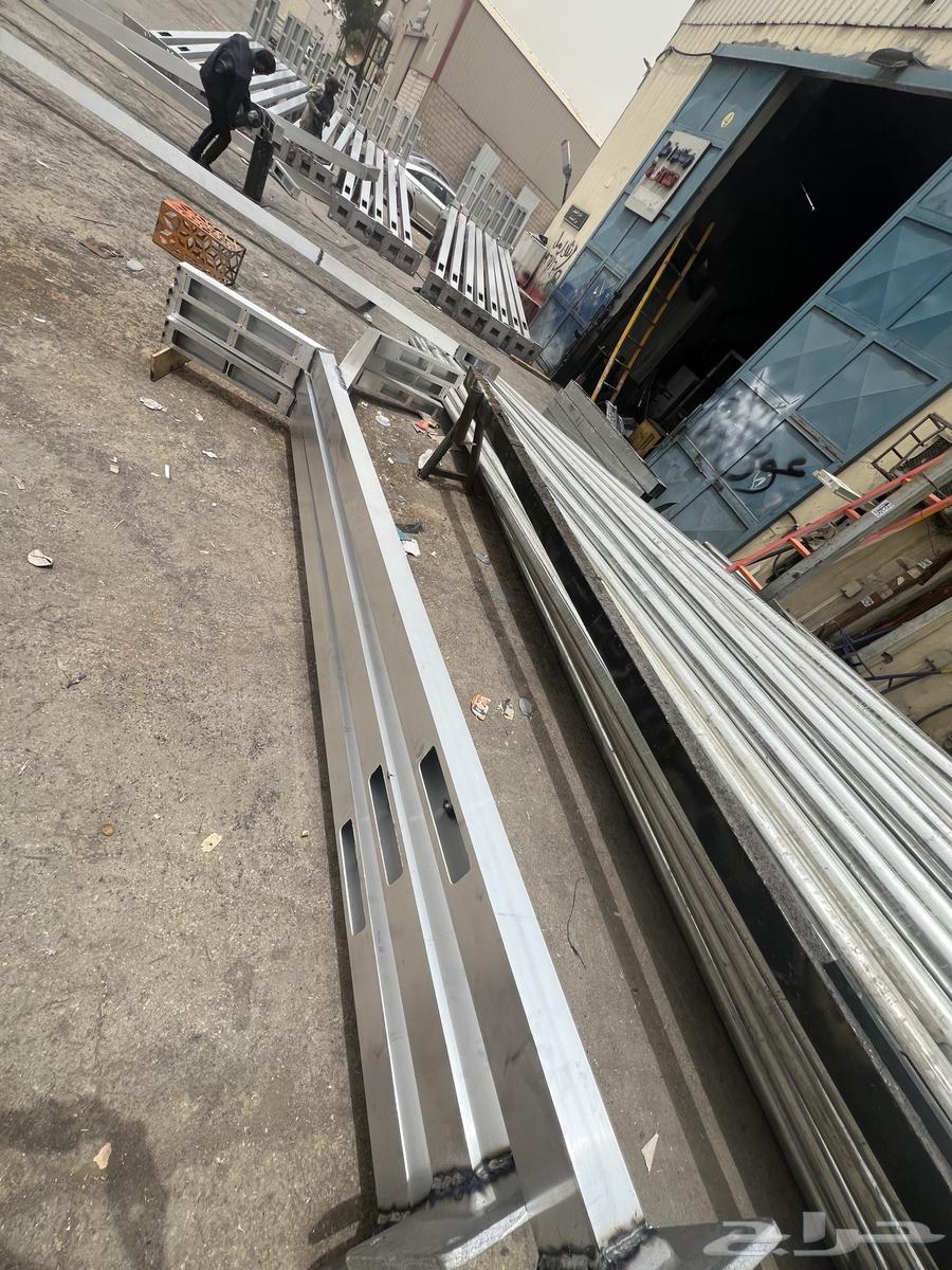Specialists in poles and lighting63381259999233112