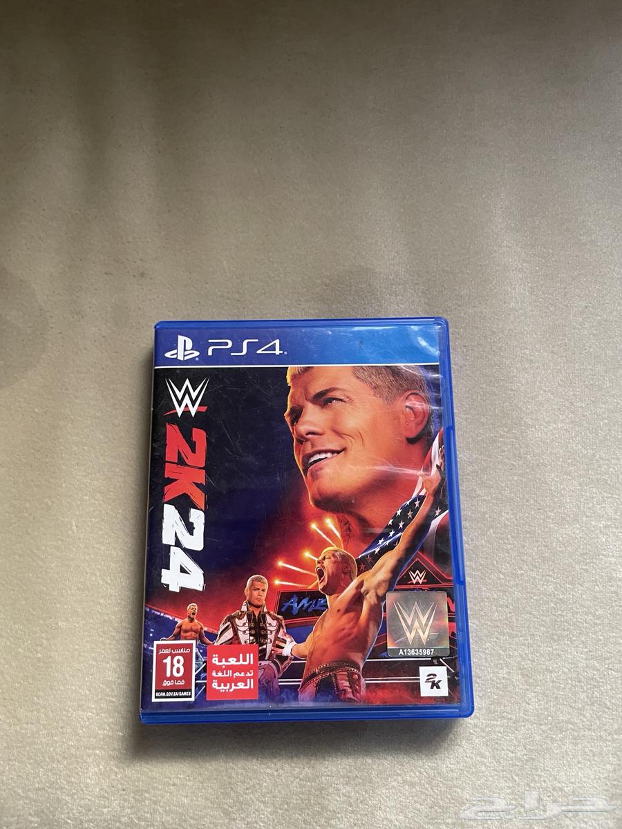 Two PlayStation 4 wrestling bands with Queens code for the game63618192610307110
