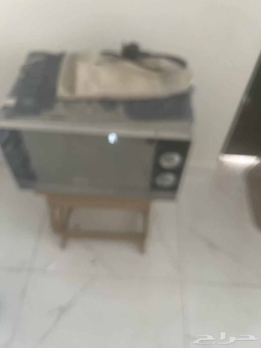 Clean and working microwave for 15063618291959170111