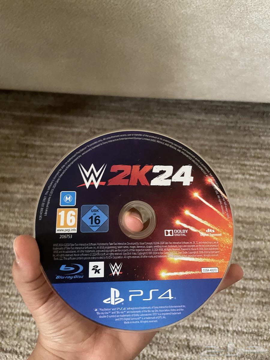 Two PlayStation 4 wrestling bands with Queens code for the game63618192610307113