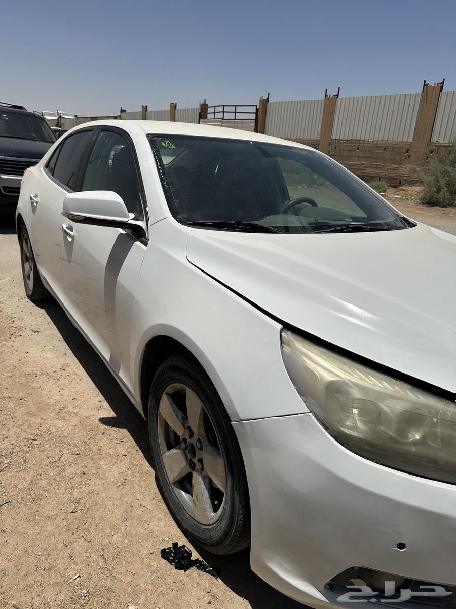 Malibu model 2012, good gearbox, engine needs repair, for sale, four cylinders.63381557129217112