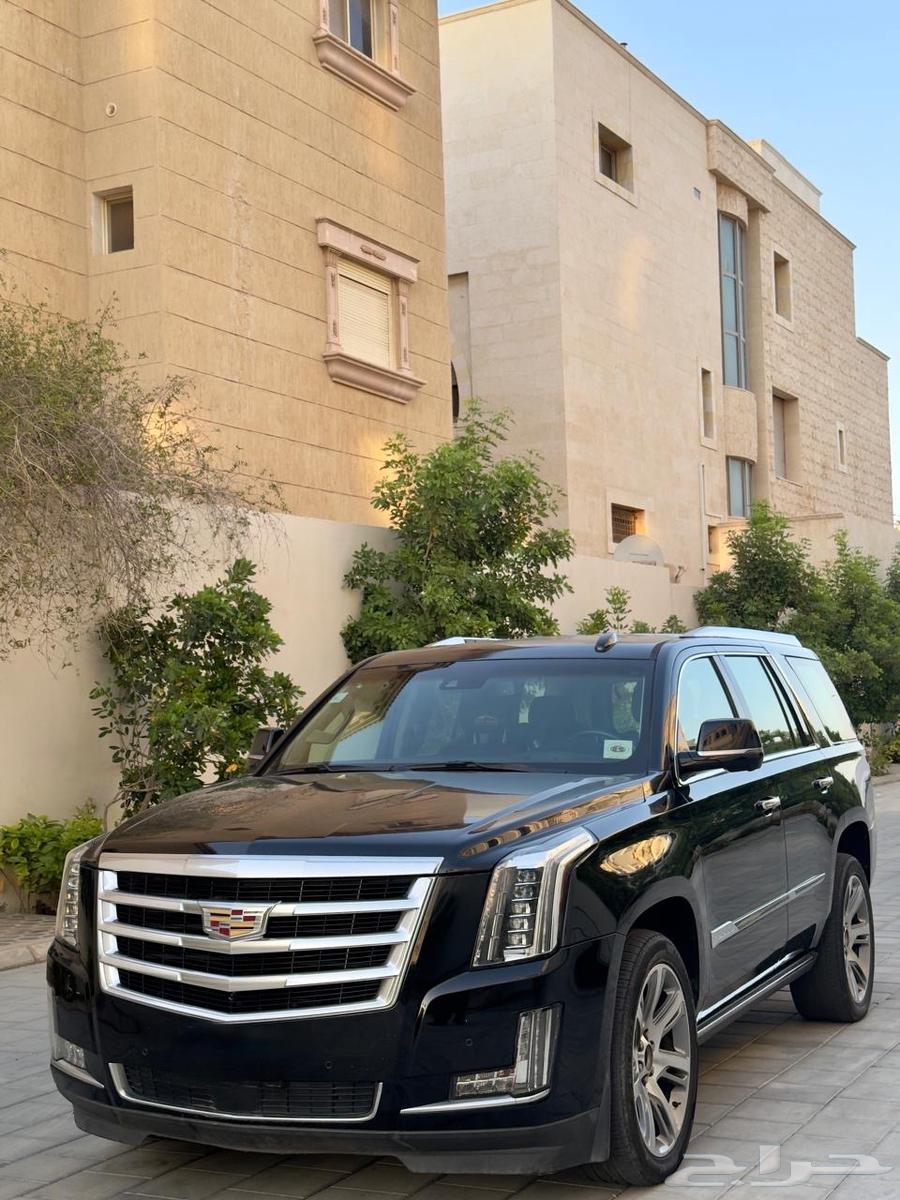 Escalade 2016 Mileage and Al-Jameel Agency First Owner63617855443201114