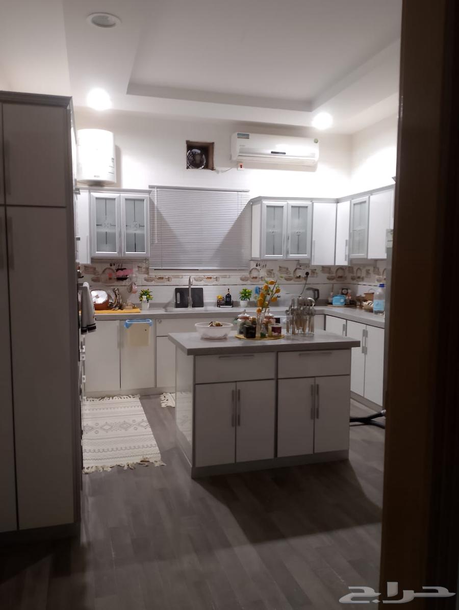 For sale, a two-story villa in Al-Muzahmiyah, Al-Rif neighborhood.63381196722305112