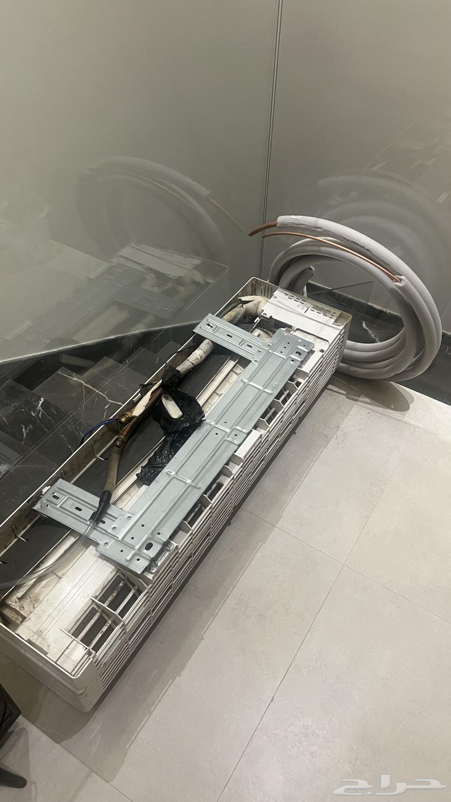 Clean 24-inch Heating and Cooling Air Conditioner63618385171970111