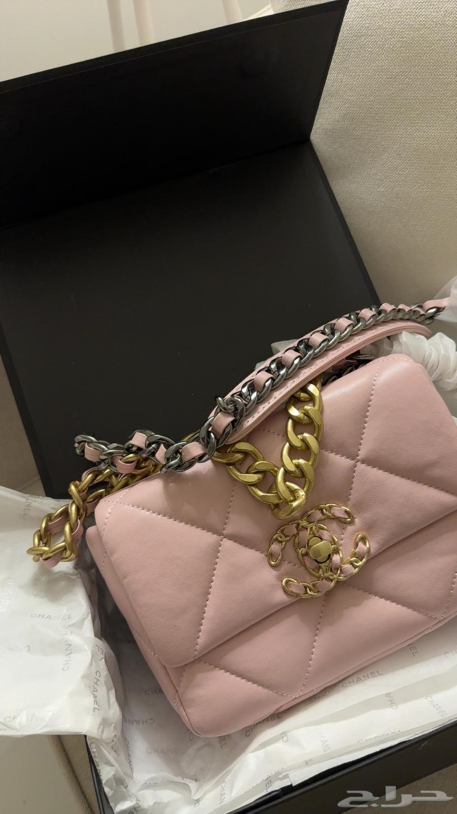 شنط شانيل الاصليه 100  من هدايا العملاء vip63618378933378113