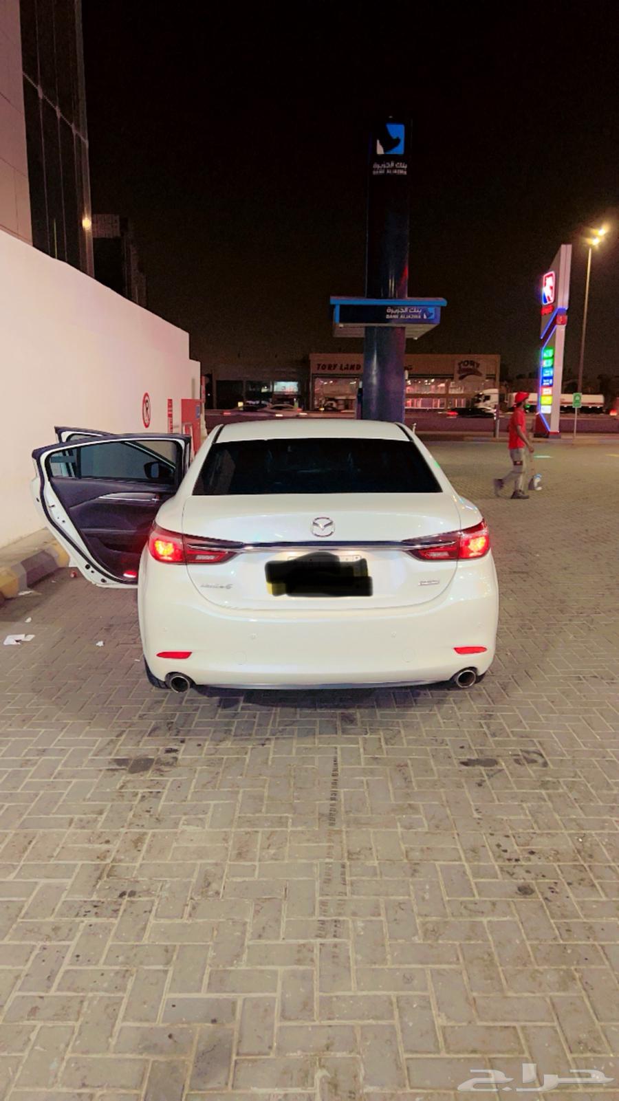 السيارة نظيفه ومنوه للمستخدم63617863238402112