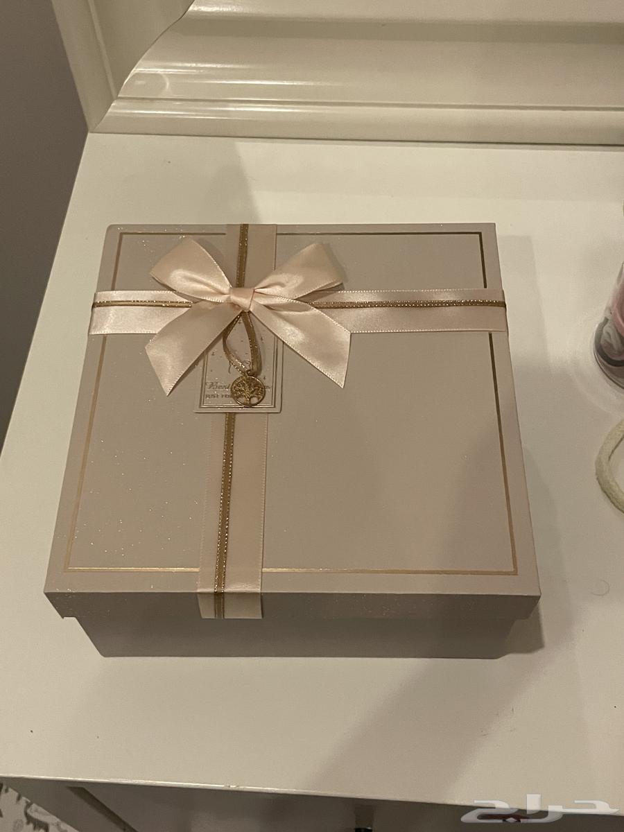 Gift box63618299291394110
