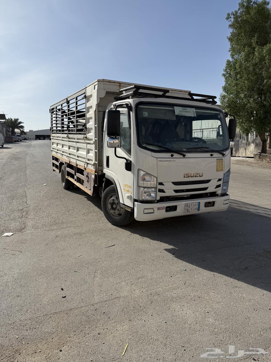 Isuzu dealership vehicle63617971565057112
