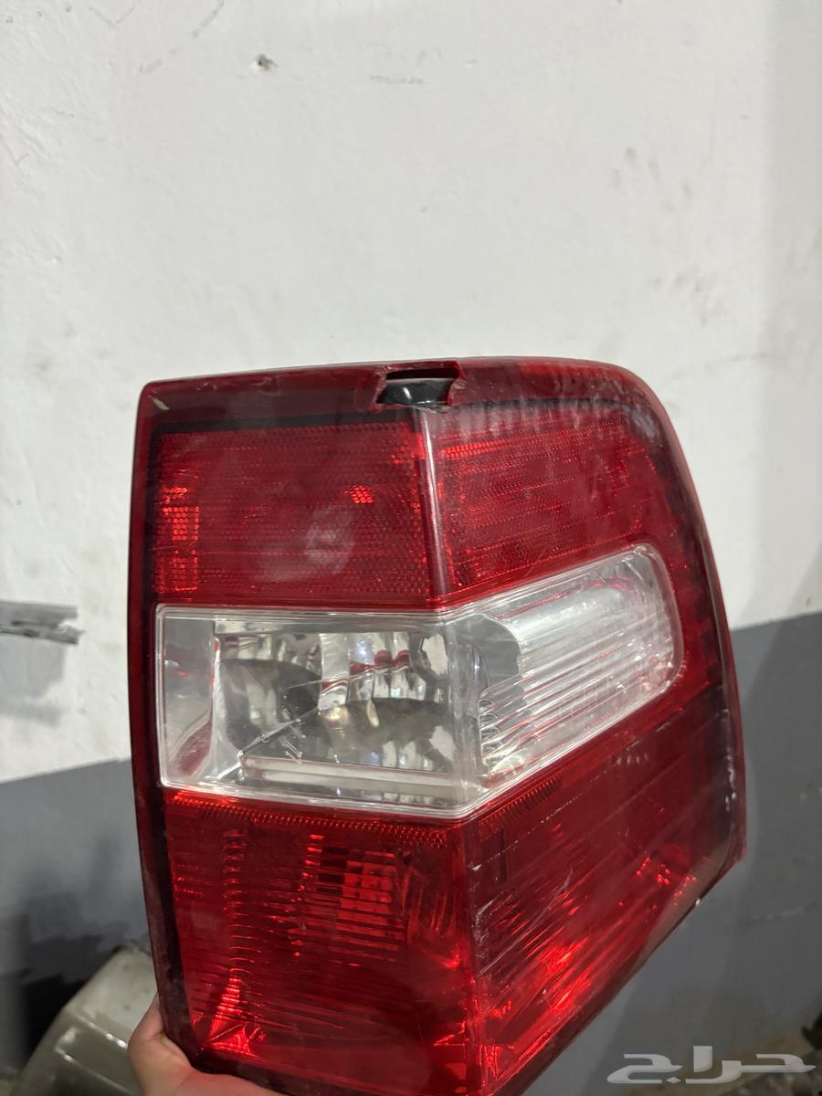 Expedition Right Side Lamp 2016 Blackened, Intact, with Original Rear Fenders63617870685827111