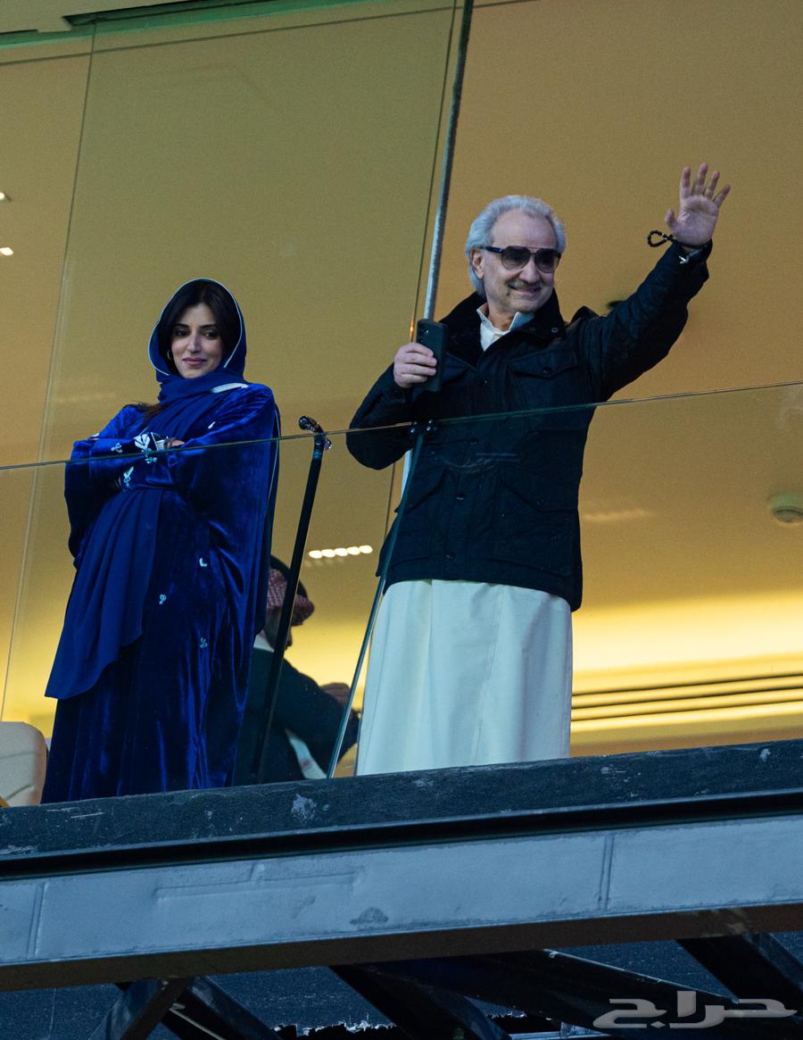 عدسة سوني sony 70-200 F2.863618376430209111