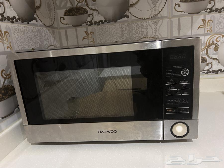Used microwave in clean condition, works excellently63618298776834111