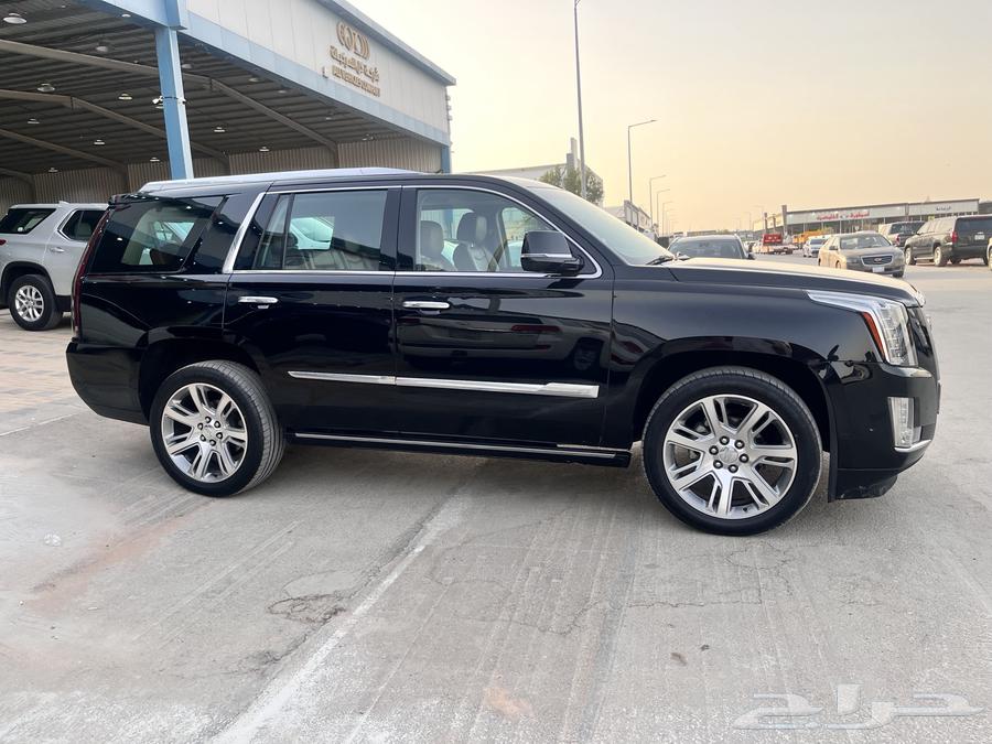 Cadillac Escalade 201863617867698946113