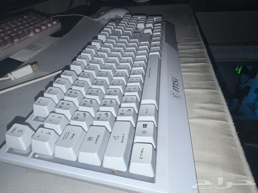 Excellent condition gaming keyboard63618479953795111