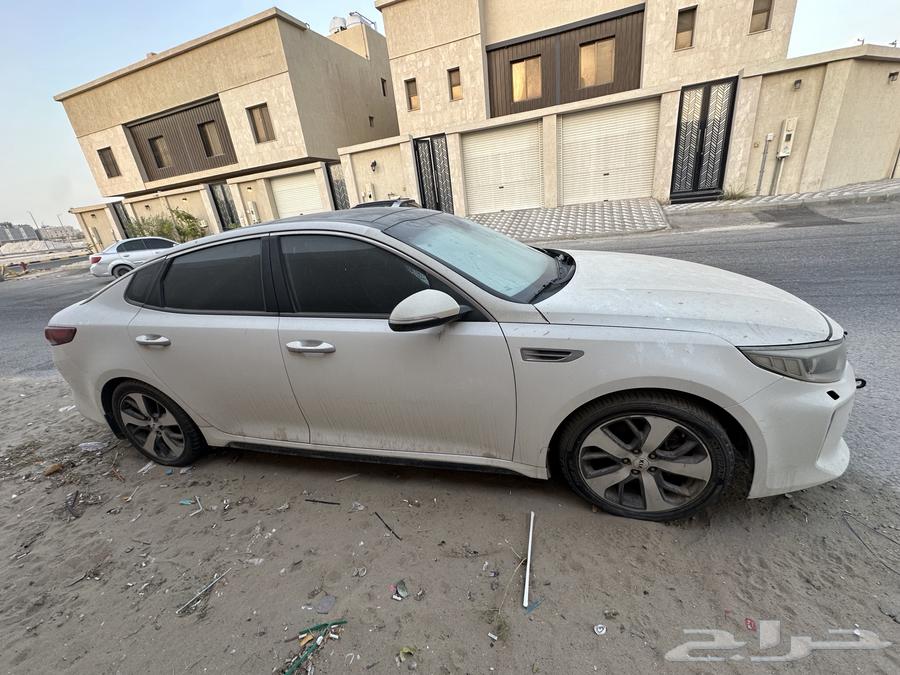 Kia Optima GT 2016 white color and red sports interior63617973838467111