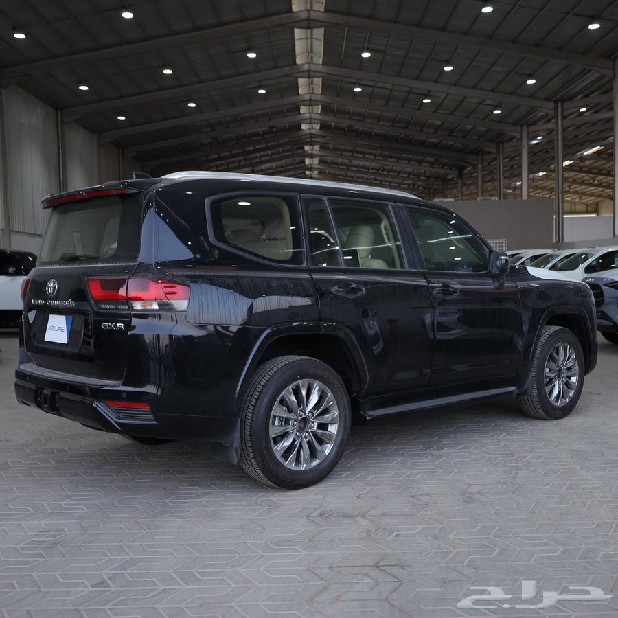 Land Cruiser GXR Premium Full Black 202563617877543683111