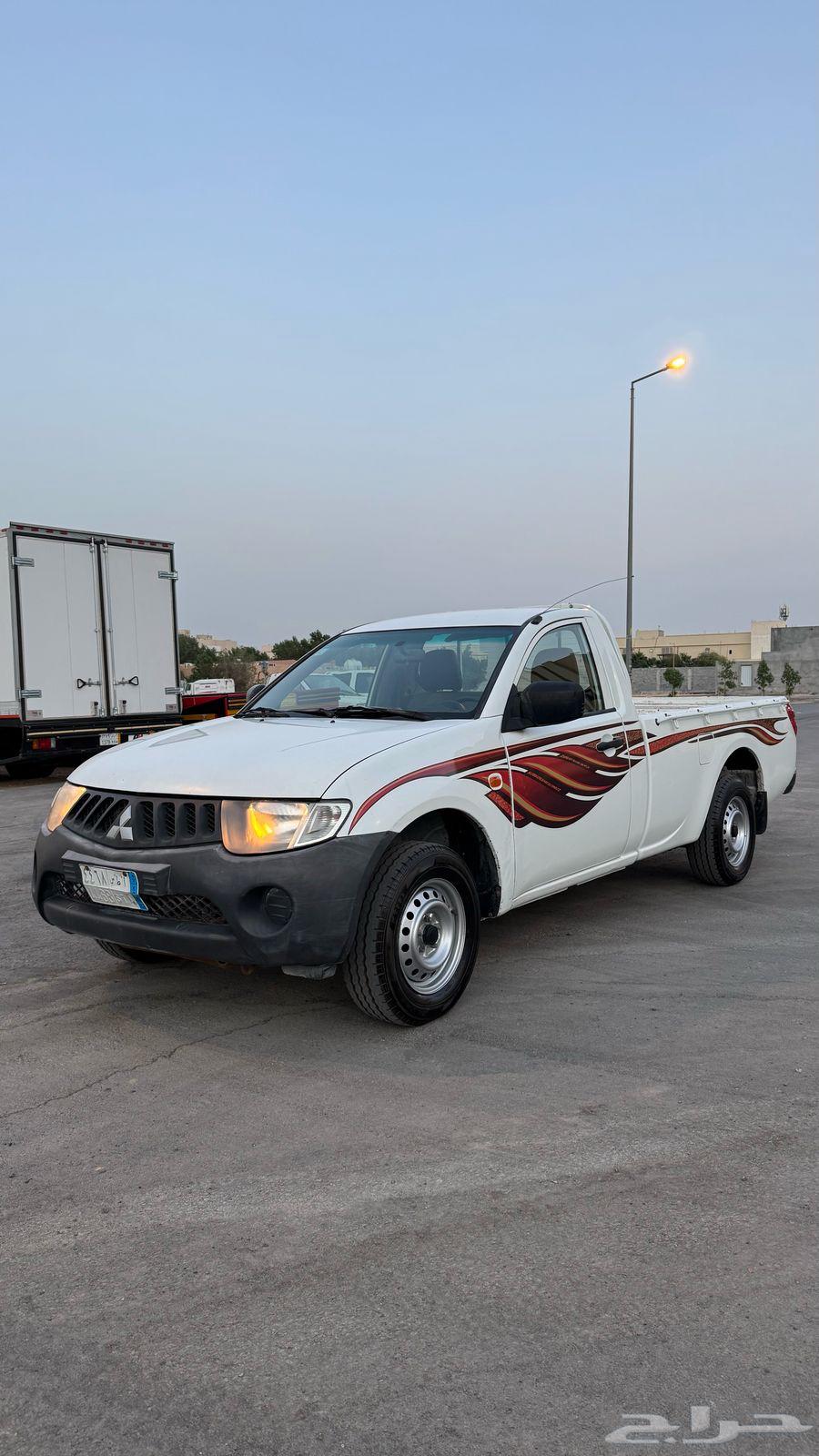 Mitsubishi Canter Machi 76,000 I want it clean except for the box door63617961107714112