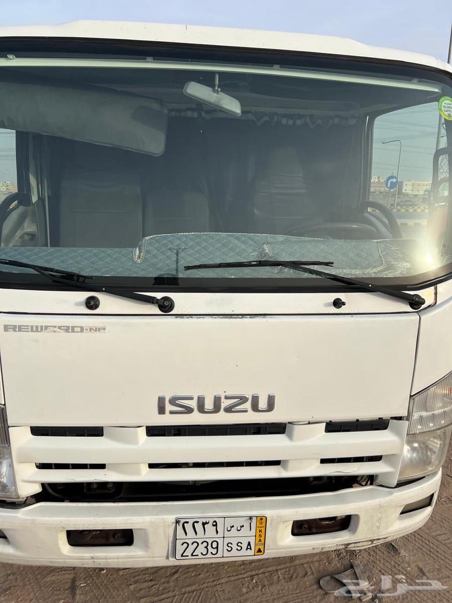 For sale Isuzu truck 2015 turbo63617878122115114